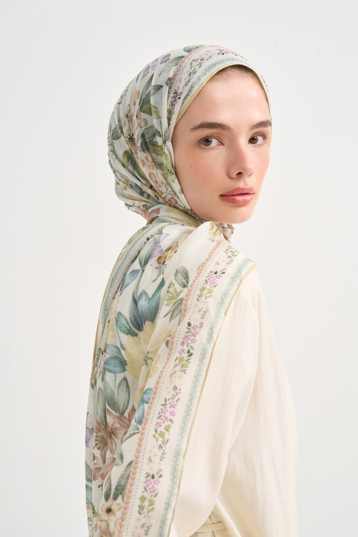 Solene Aria Viscose Scarf – Soft Green