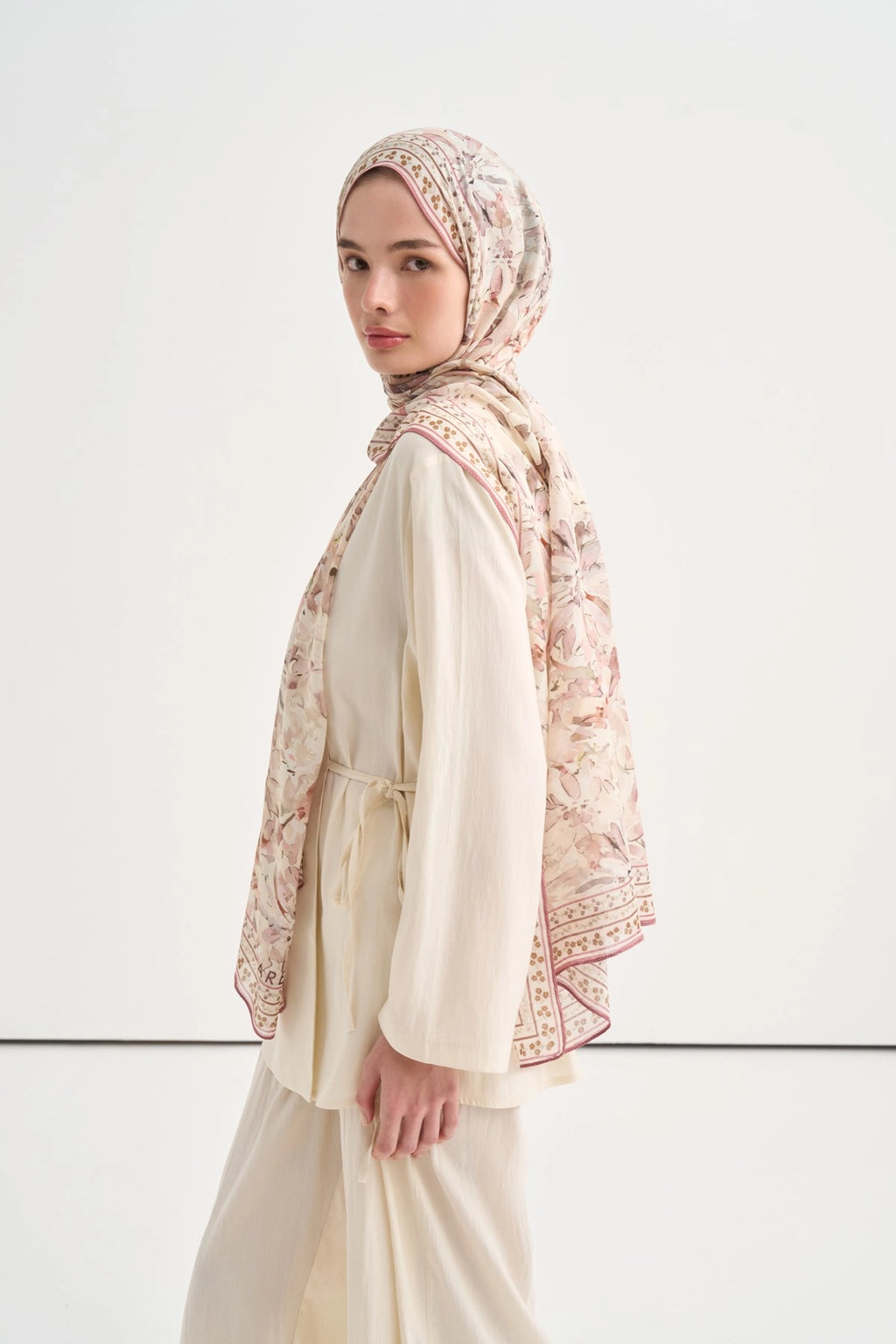 Lavena Aria Viscose Scarf – Cream
