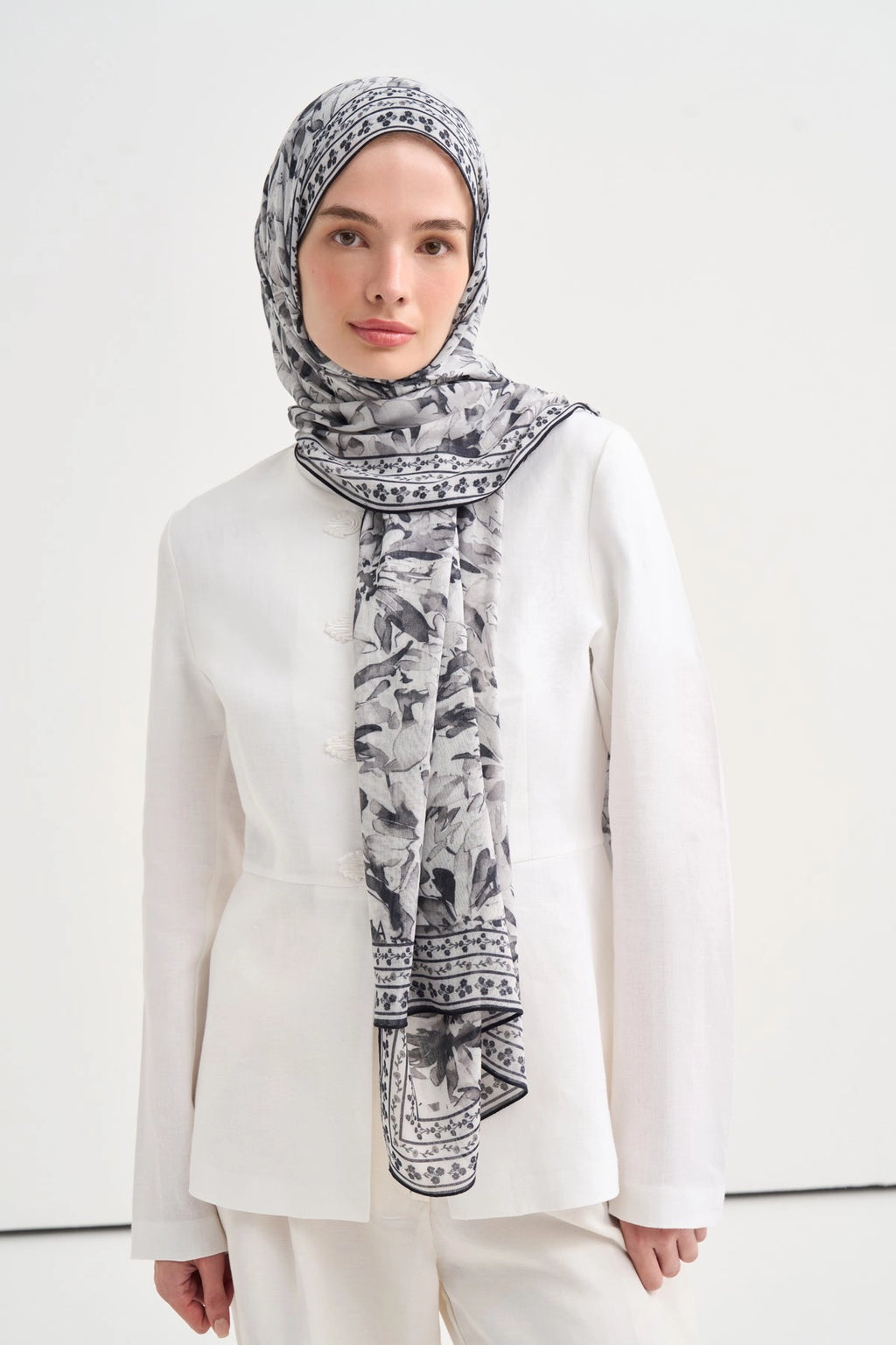 Lavena Aria Viscose Scarf – Black