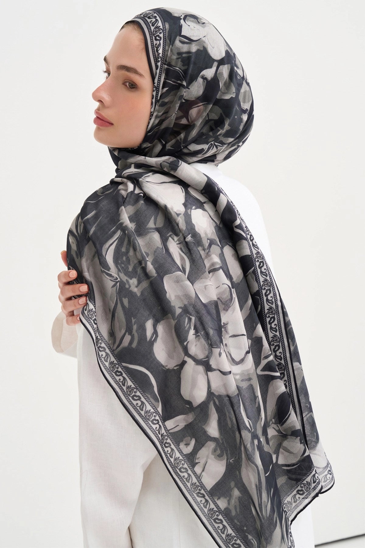 Rosalie Aria Viscose Scarf – Black