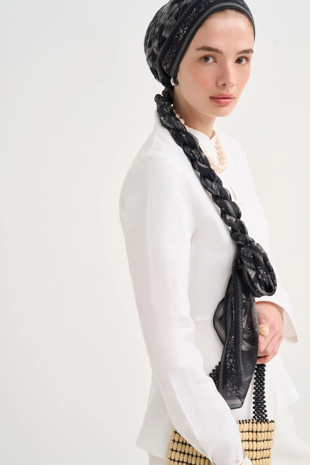 Solene Aria Viscose Scarf – Black